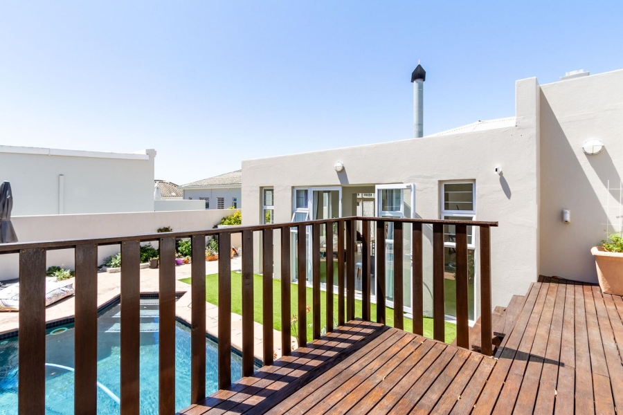 4 Bedroom Property for Sale in Three Anchor Bay Western Cape